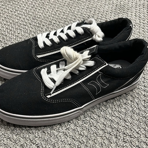 Brand New Hurley Shoes - Picture 3 of 7